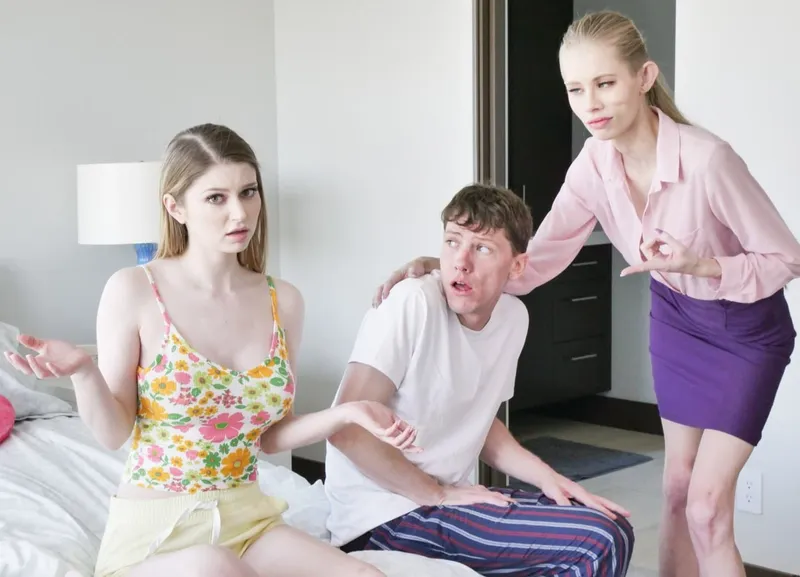 Mẹ kế bắt con gái riêng của chồng làm tình với cậu con trai