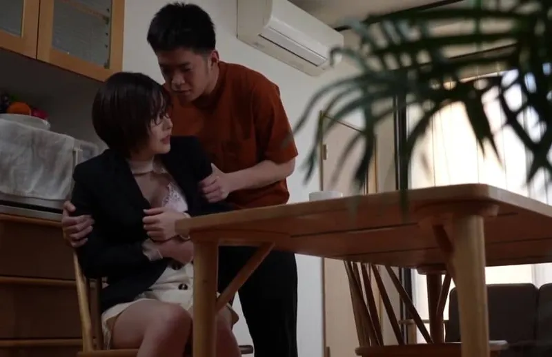 Trở về sau khi bị hấp diêm thì tiếp tục bị bố và em anh xã chơi