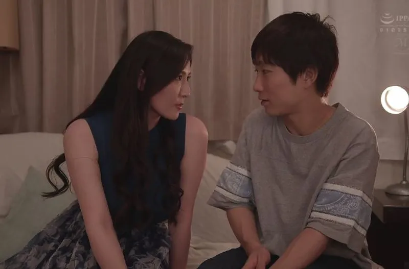 ông xã lạnh nhạt, cô vợ uống rượu rồi vụng trộm với cậu sinh viên trẻ