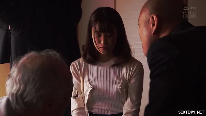 Hoa nhỏ bán thân giúp bố ghi sổ nợ giang hồ