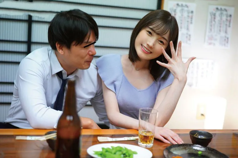 Người vợ xin anh xã đi họp lớp rồi mất liên lạc sau khi tình cũ đưa vào khách sạn